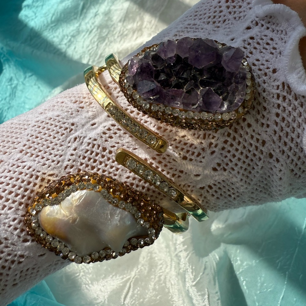 Natural Stone Amethyst & Baroque Pearl Gold Cuff Bracelet - Picture 17 of 17